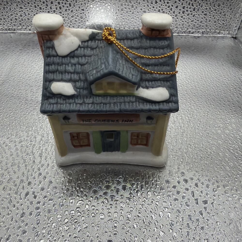 Vintage 1991 READERS DIGEST The Queens Inn ORNAMENT BELL Christmas